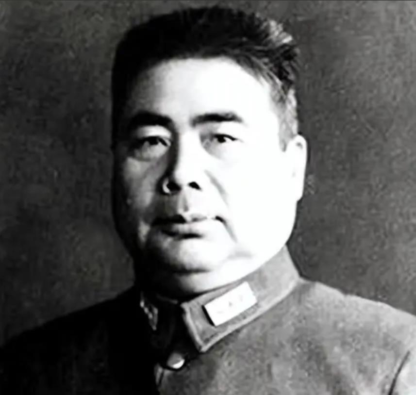 冯玉祥便装私访，他坐上黄包车，问车夫：“冯督军这人怎样啊？”车夫一听，破口大骂：