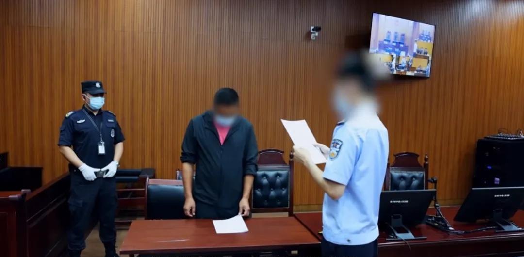 中国最大的敌人，不是日本也不是美国，而是裹着漂亮外衣的“自己人”！最近被抓获的叛