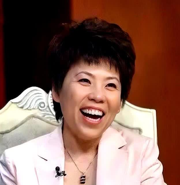决胜局5平后，她怎么赢的？
国乒大魔王一句话点破：孙颖莎赢在细节。
澳门冠军