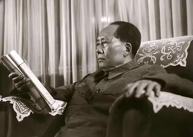 陈赓遇交警拦车，巧计引吕其恩整风，1953夏哈尔滨新篇