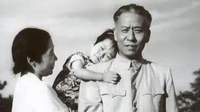 刘少奇不让王光美自杀，林彪下令判死刑，毛主席批示“刀下留人”