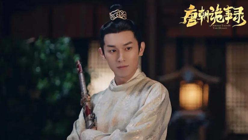 杨旭文夜会美女共度良宵？此前辟谣和陈若琳恋情，事业爱情双丰收