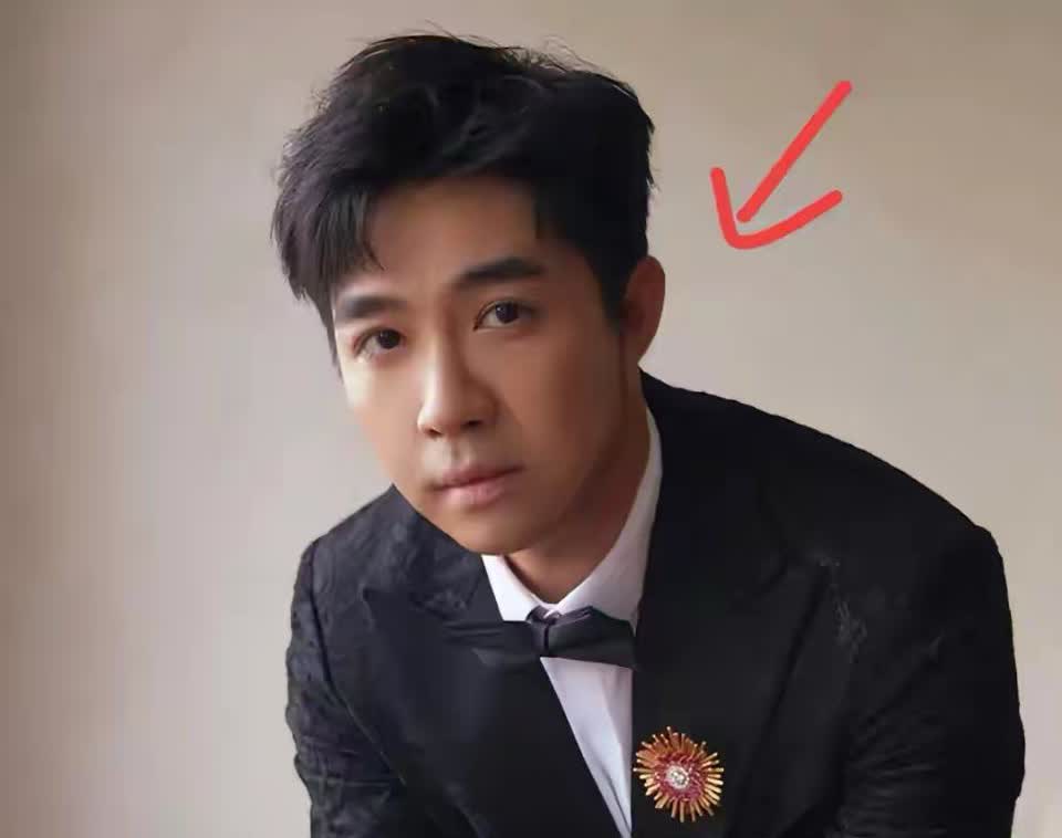 最近网上有个事，俞灏明突然表白王晓晨结果没人理，这事太尴尬了
这事儿闹得挺玄乎