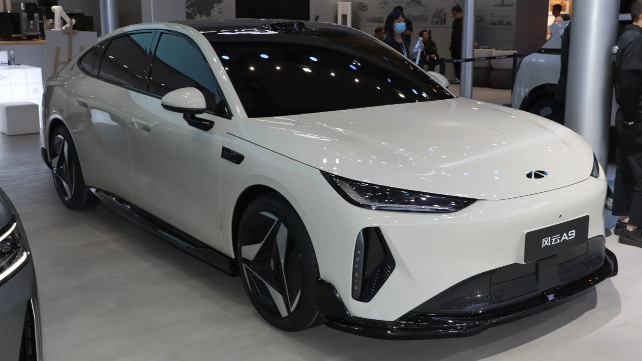 风云A9 EV车展亮相！轴距2米9，配激光雷达+AI情感智舱，续航未知