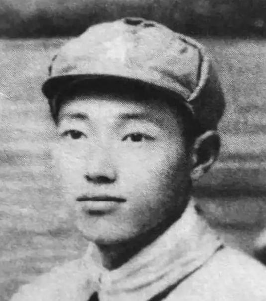 1952年，邱少云牺牲后，有人认为给予他三等功就可以，理由是他没有消灭一个敌人，