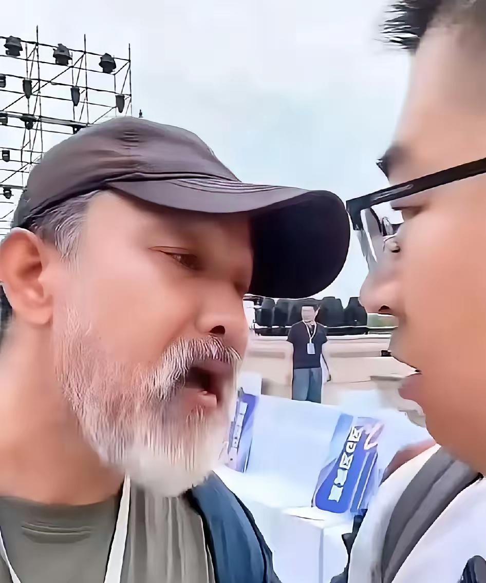 大连舆情这事要想解决，光是拍个和解道歉视频是没有用的，这一届网友不吃这一套。官方