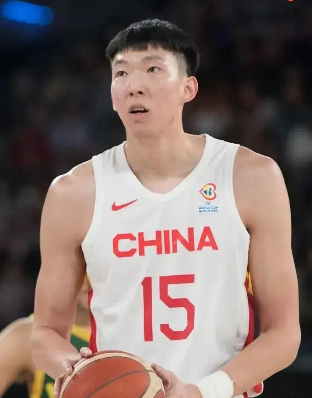 目前信不信，咱中国男女篮，两教练郭士强和宫鲁鸣把宝都押在中锋上。并不是压宝我们的