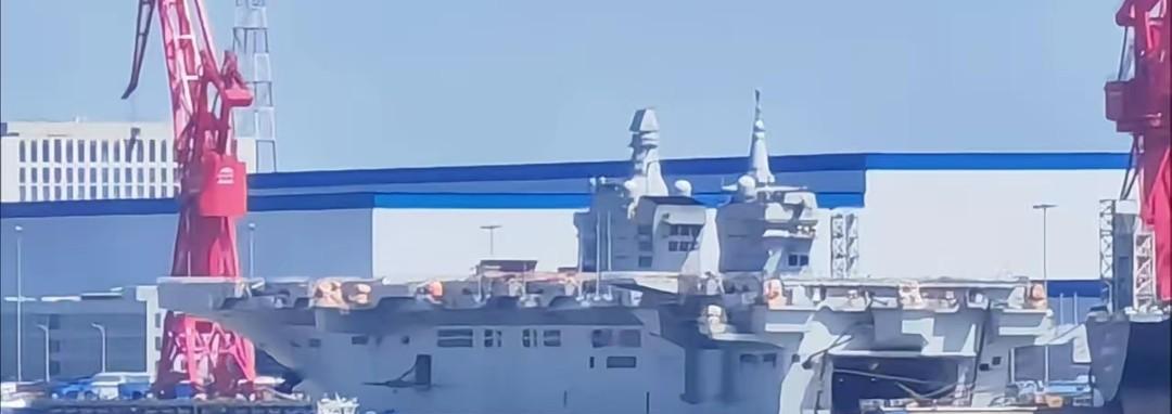 中国海军发展势不可挡，福建舰航母舰载机弹射起飞全世界都为之震撼，美军更是感到前所