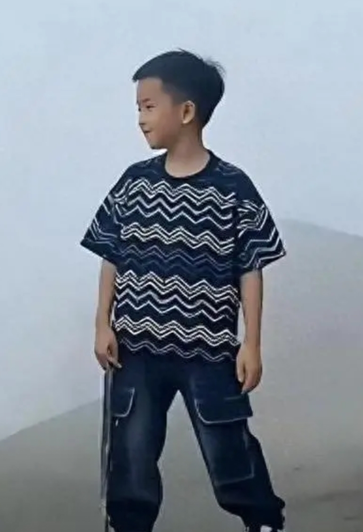 一切都被实锤了！福建8岁男童在石谷解失踪的事件，这名千里迢迢从深圳赶到石谷解的“