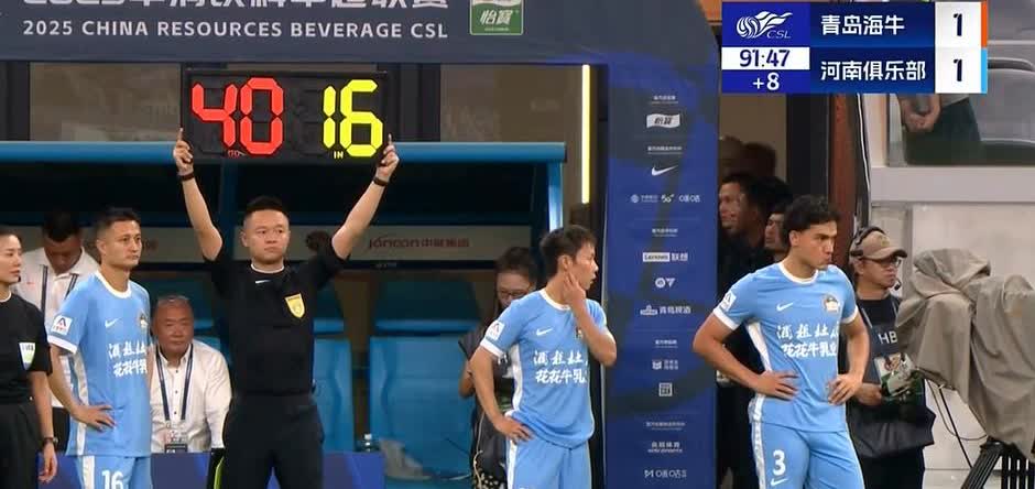 河南门将王国明再现神扑！在提前进行的中超河南郑州足球队与山东青岛足球队的比赛中，
