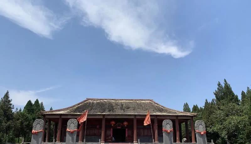 安徽阜阳，一女子抛夫弃子12年，和两个儿子生活在一起的丈夫独自将他们抚养长大。
