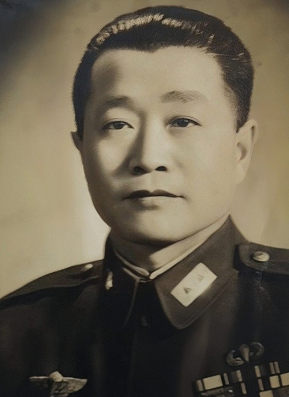 1962年，杜聿明参加国庆，碰到我军一中将脸色大变：你不是死了吗？
杜聿明出少年