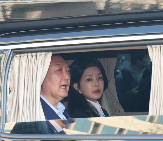#韩检方重启调查金建希操纵股价案#【韩国检方重启调查前总统夫人金建希操纵股价案】