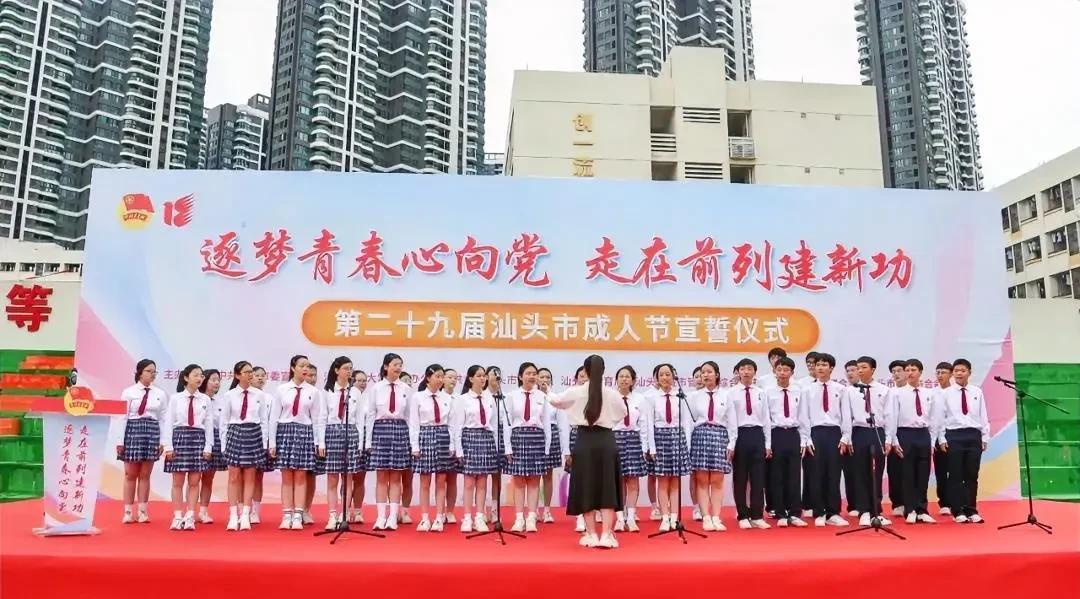 女儿今年上公立高中二年级，实行周末双休还没有到一个完整的学期，便又恢复了周六上午