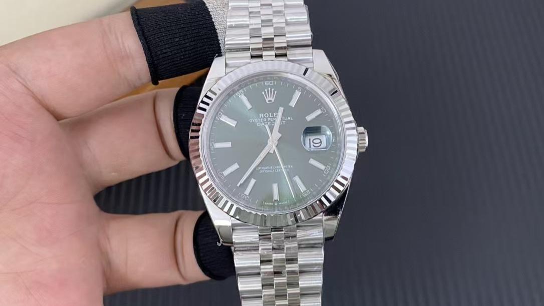 中国复刻表工艺完胜瑞士表厂：92.7%相似度的"完美赝品"如何搅动千亿市场？
