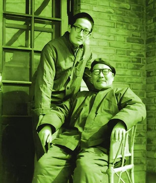 1960年，李克农去韩练成家做客，期间韩练成妻子汪萍给李克农做一道红烧狮子头，没