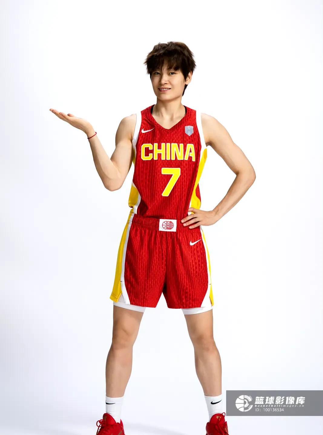 中国女篮险胜澳大利亚，热身赛五胜一负收官，热身三大意图全部达到，比胜利更珍贵！