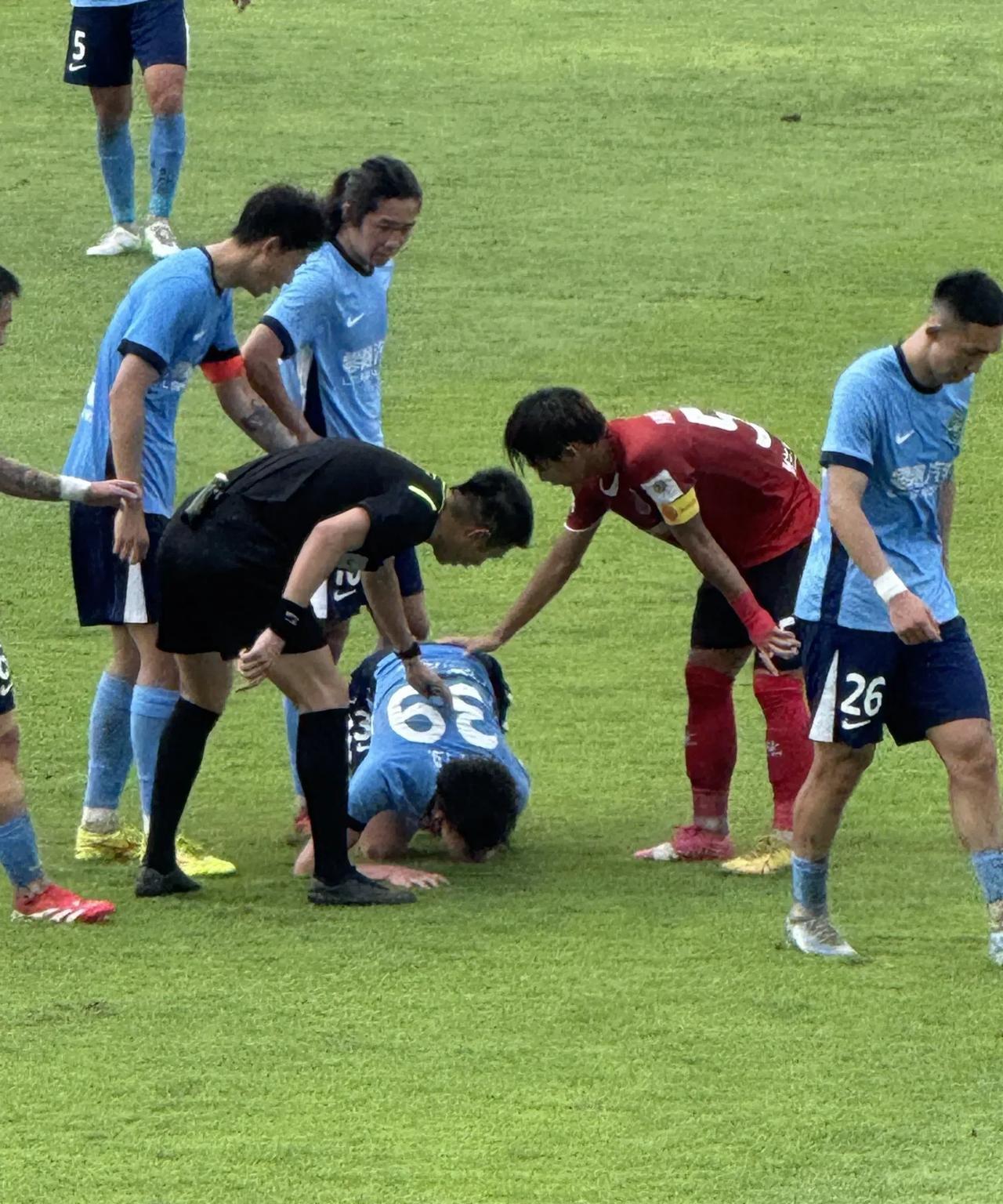 虚惊一场，敲响警钟：浙江主帅赛后发布会称，王钰栋无大碍
在今日进行的足协杯第三轮