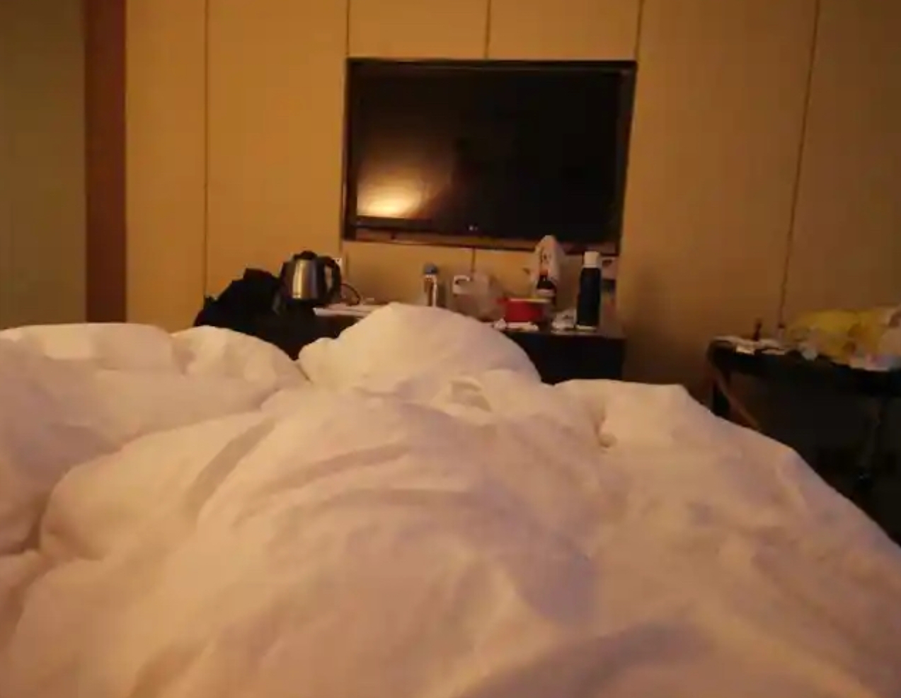 “炸裂！”甘肃，已婚男子先后出轨2名朋友的妻子、女友，被2名朋友知道后，联手打致