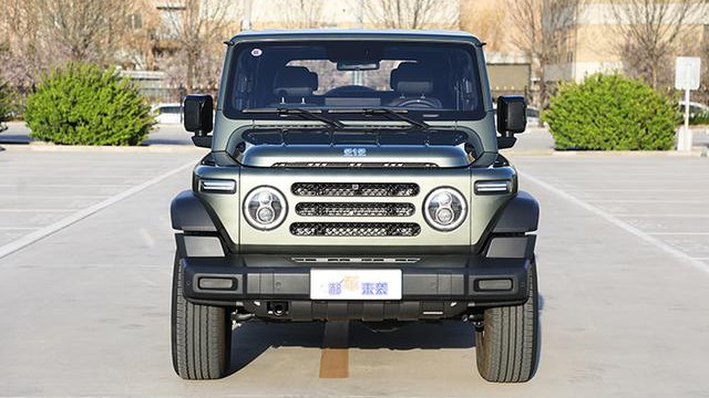 预算15万买硬派SUV，越野能力不输坦克300，212 T01性价比有多高？