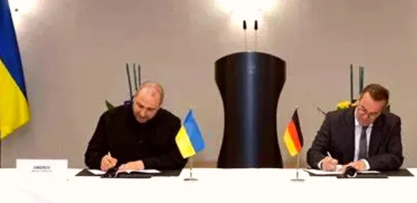 德国乌克兰签协议远程武器有钱了











天呐！这简直是爆炸性消息！