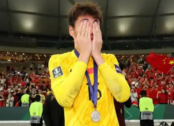 果然球品见人品！0-4输掉决赛，没人想看到这个结果，但中国队这群小伙子在颁奖礼上