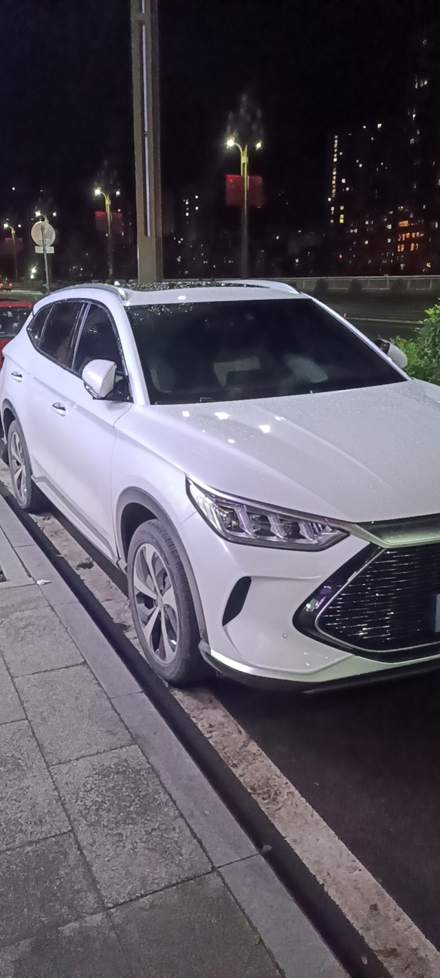 关于保养以及质保问题
等了三个月车回来了。问题是电池质保，车质保，必须要去Sss