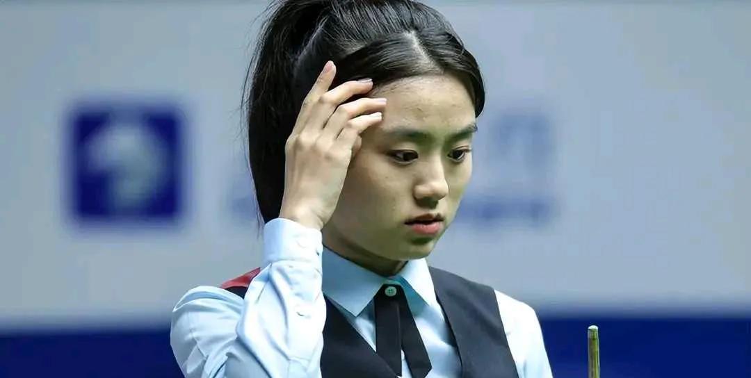 斯诺克特大喜讯
2025女子斯诺克决赛，卫冕冠军中国球员白雨露在2比4落后世界第