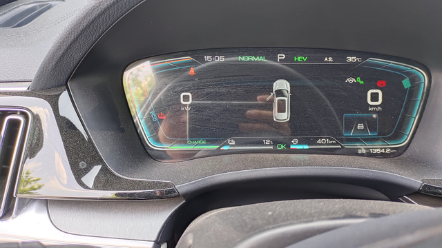 动力电池故障换电池
昨天快速掉电不自冲，用充电器也冲不上，今天检测结果告诉我需要