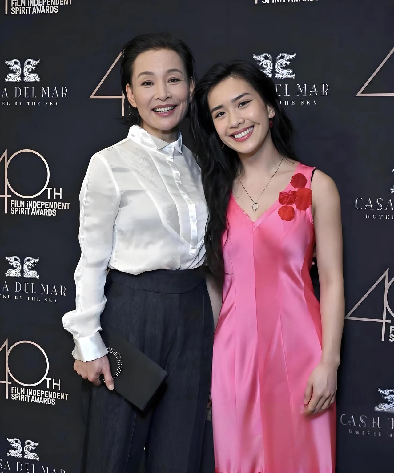 我去，原来还有这种事，看到陈冲女儿在社交平台发的两人的合照，才想起陈冲当年的弃养