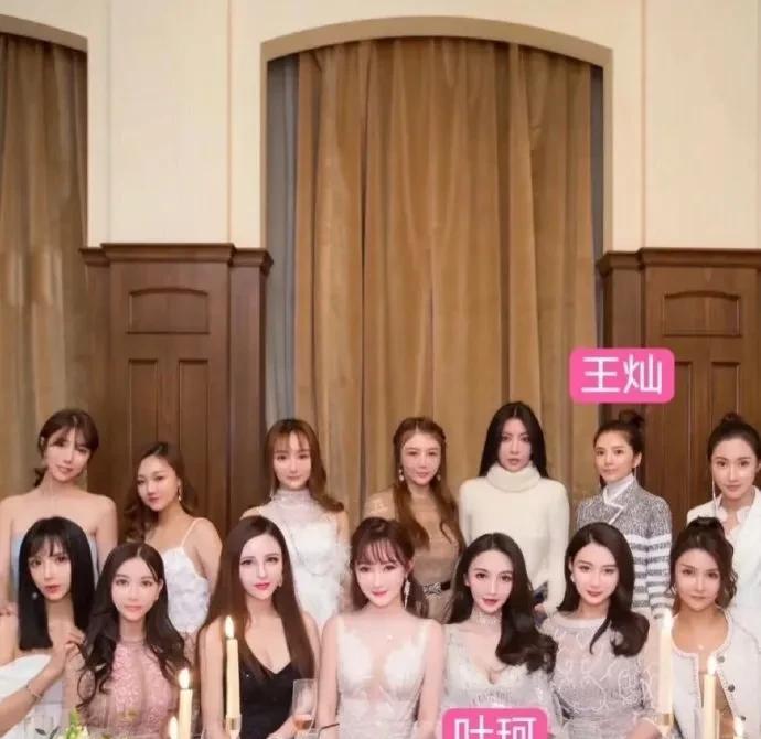 王灿太真实了！日常带娃满是生活气，无培训班“加工”感，自然颜值与叶柯反差明显