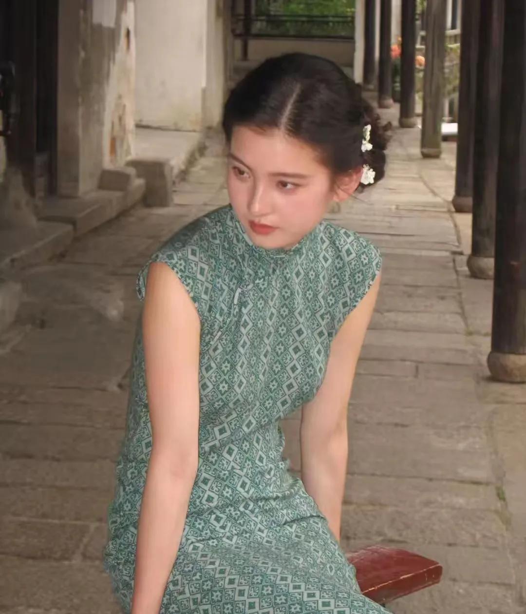 好红润健康的姑娘[比心]