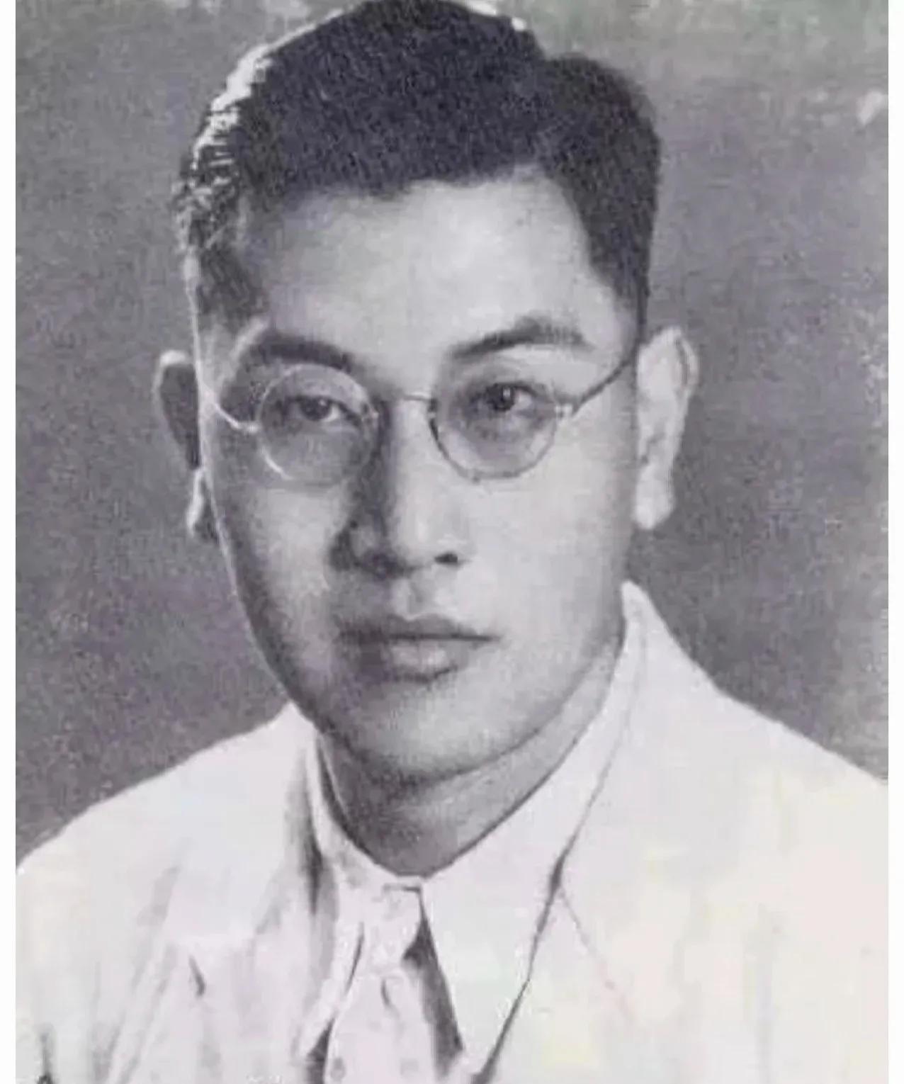 很多人不知道，写下《雨巷》的浪漫诗人，曾在日本宪兵的酷刑室里被灌辣椒水、坐老虎凳