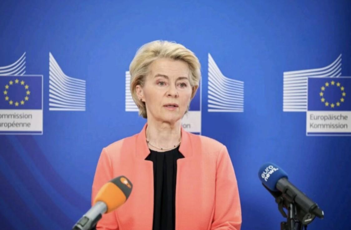 彻底急眼了！
冯德莱恩承诺要对美国投资数千亿，但美国方面立马出来辟谣，说冯德莱恩