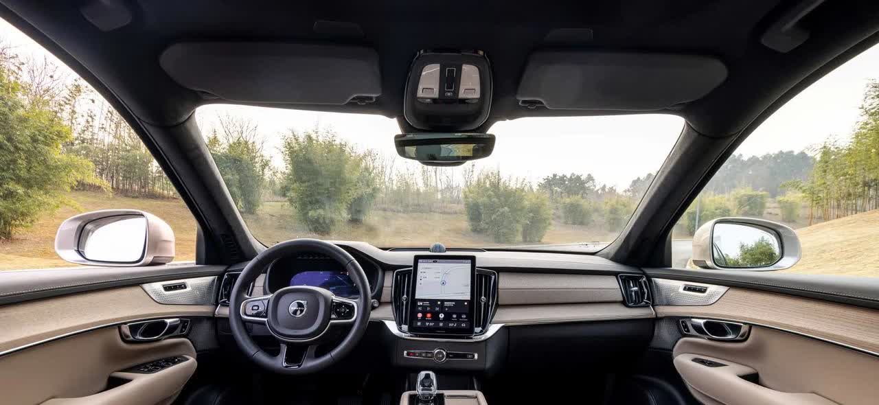 沃尔沃全新XC90来了！不仅在外观设计上有了全新突破，而且在技术上也带给我们了最