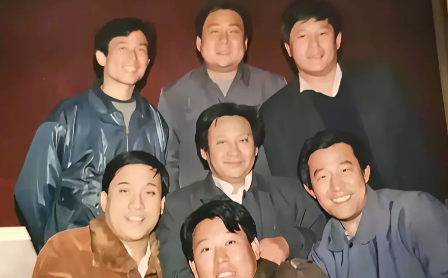 相声圈神回复之是老师还是师父？
       有网友留言：郭承认杨是老师，不是师