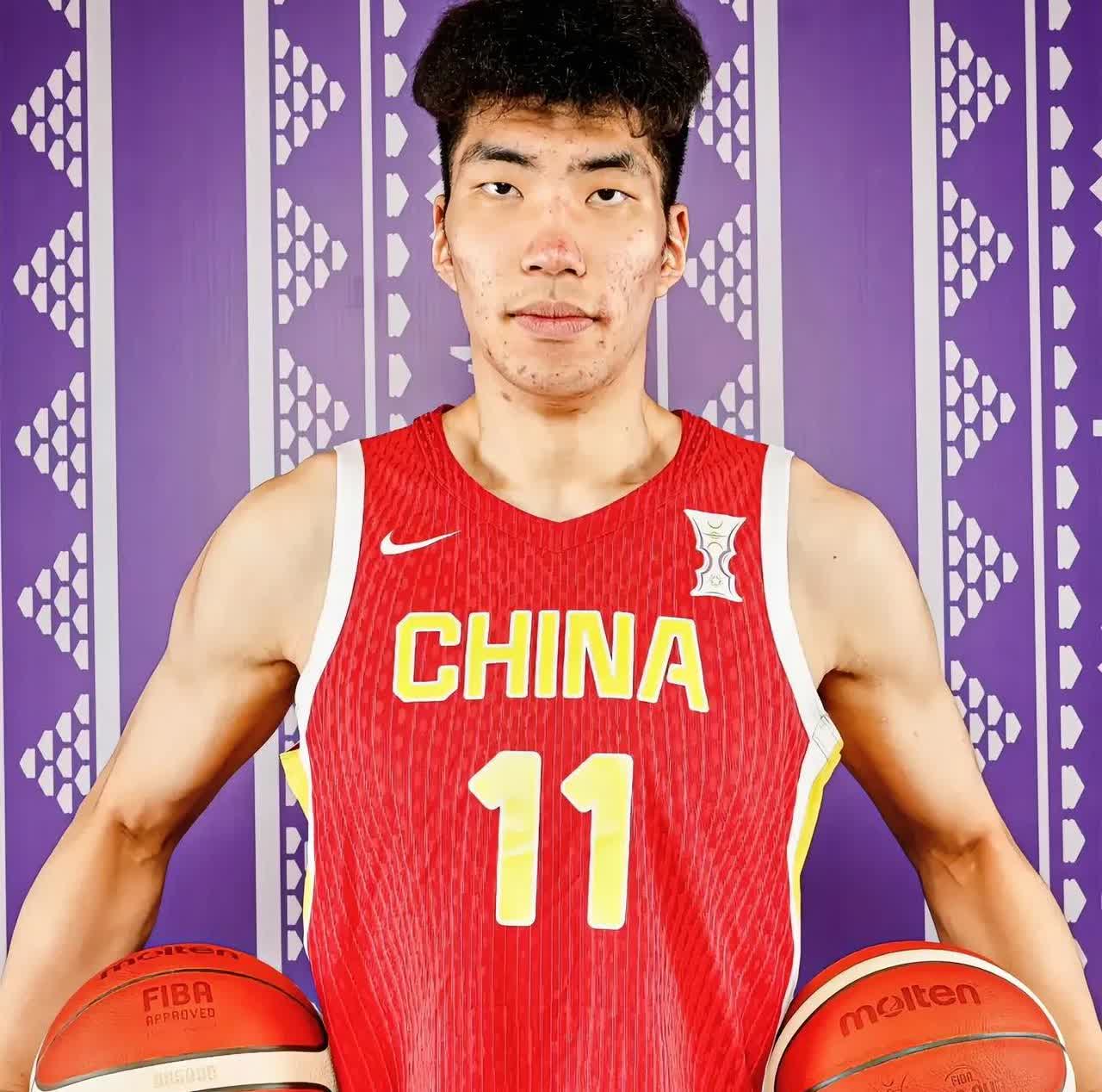 我有一个预感，
对阵韩国男篮，
如果余嘉豪打不好，他可能
会被李祥波取代！