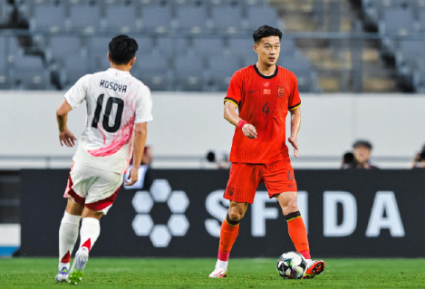 今天下午东亚杯末轮国足与中国香港队的比赛

两连败之后，中国男足今天下午迎来东亚