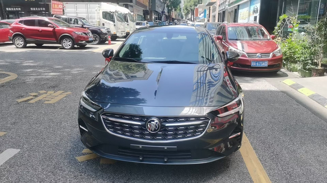 别克君威能不能买油耗高不高
跑了近8000公里决定过来发帖心本人25岁，1.5T