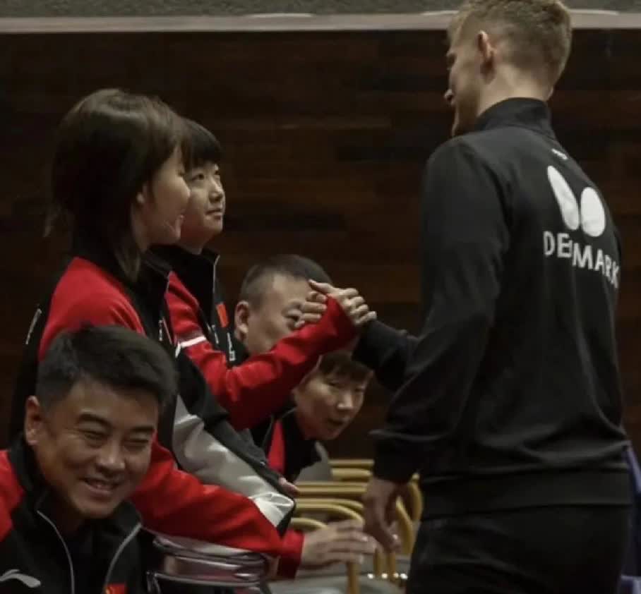 孙颖莎！你不是说你改了吗？
上海momo回去又要闹了！
林徳！下次王楚钦会把