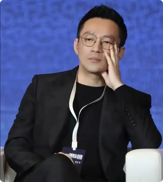 不得不说投胎是个技术活
有的人一出生就在罗马
汪小菲可能不太理解
他最大的幸运就