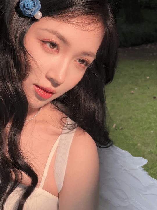 哇哦哇哦、代露娃把妹王，没人说代露娃这么会撩呀！把妹王赛道算是给闯进来了。
想到