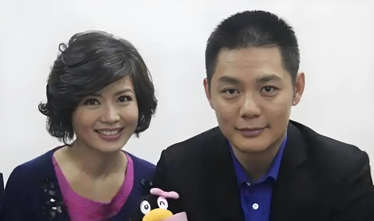 傅程鹏的名字变成了傅浤鸣，妻子也有程愫变成了周丽淇！

傅程鹏这个名字用了4