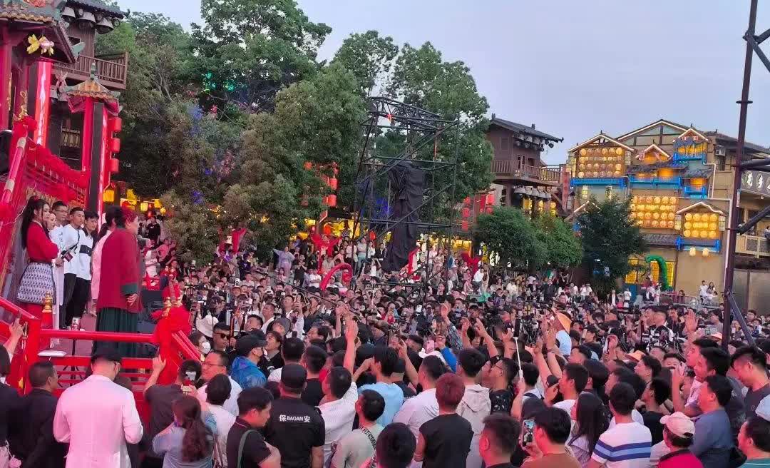 在王婆相亲节目中，一位自称为