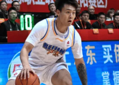 赵睿全场出战9分钟，投篮5中3得到8分1篮板1助攻1抢断

12月15日讯 CB