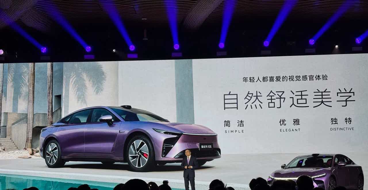 星纪元ES增程价格确实可以，硬件真的硬，全面智能化，相比竞品，15.28万起也确