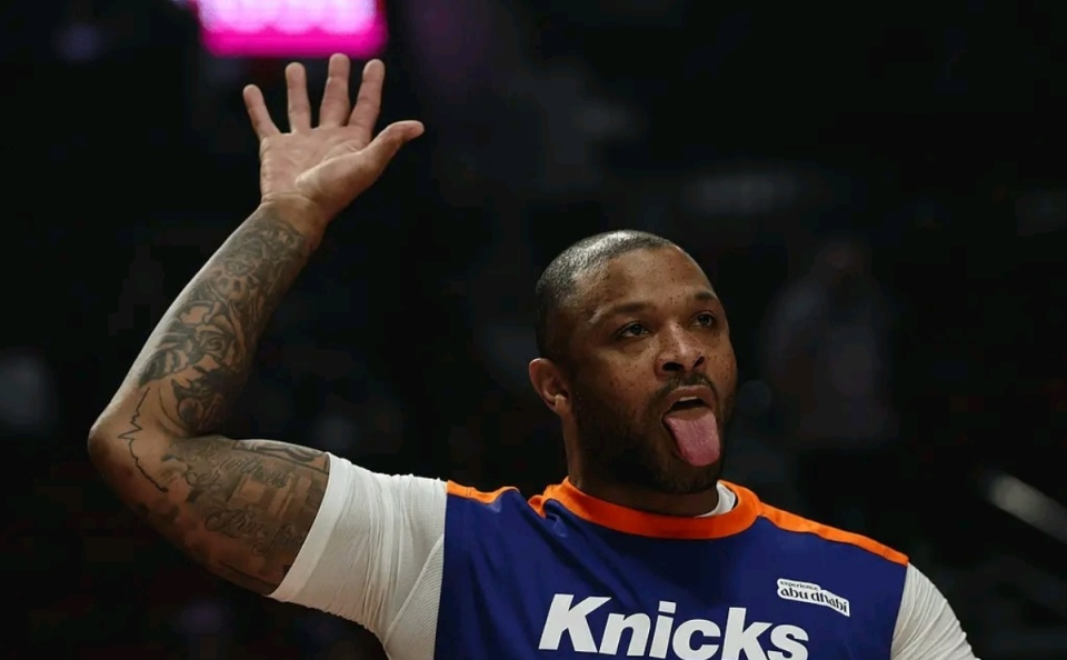 在NBA，老将的价值远不止于球场表现。39岁的PJ塔克虽然本赛季几乎未在赛场上有