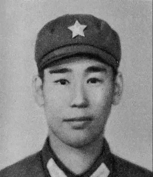 1979年，正值中越边境冲突激烈时期，中国军队发起了对越自卫反击战。这场战争不仅