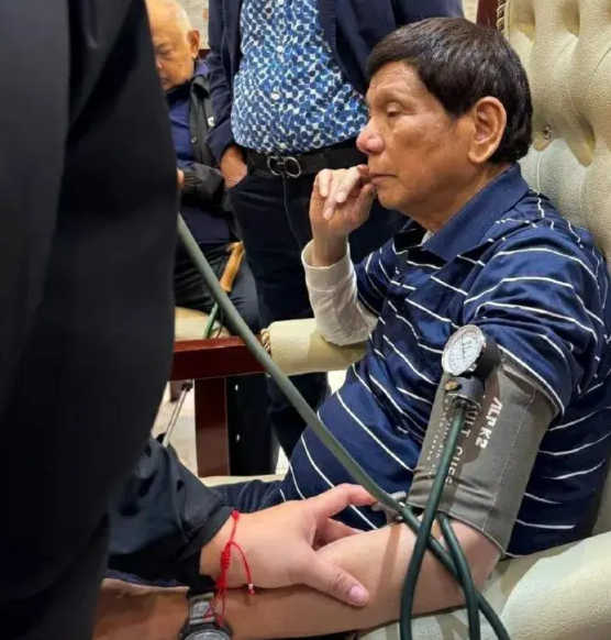 小马科斯再这么折腾，菲律宾很可能呗分裂成几个国家。这个国家本就由数千个岛屿和多个