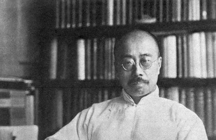 1949年，北平解放，国民党政权溃败南逃。周作人从南京老虎桥监狱获释，回到北平。